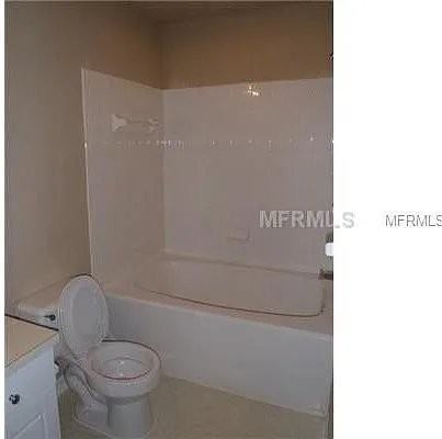 18001 Richmond Place Dr #433 - Photo 3 of 8