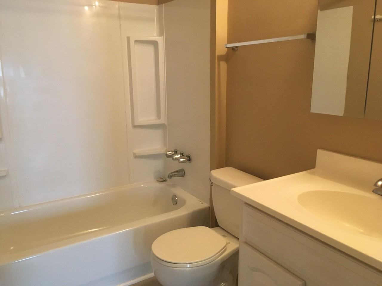 657 Marion Ct - Photo 4 of 8