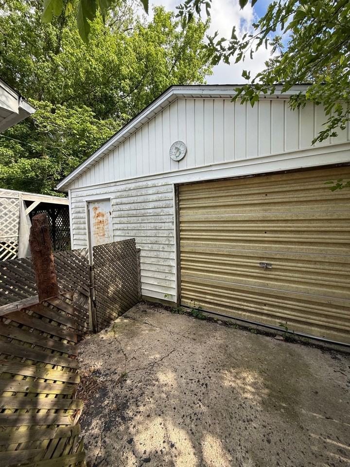 1845 W Waggoner St - Photo 3 of 20