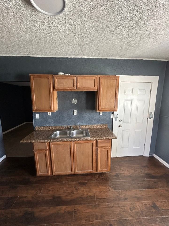 2032 Milan Ave - Photo 6 of 14