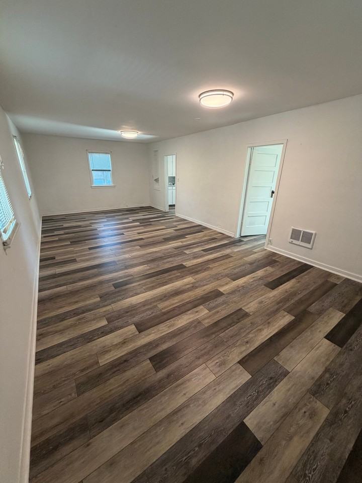602 E 4th Ave - Photo 2 of 8
