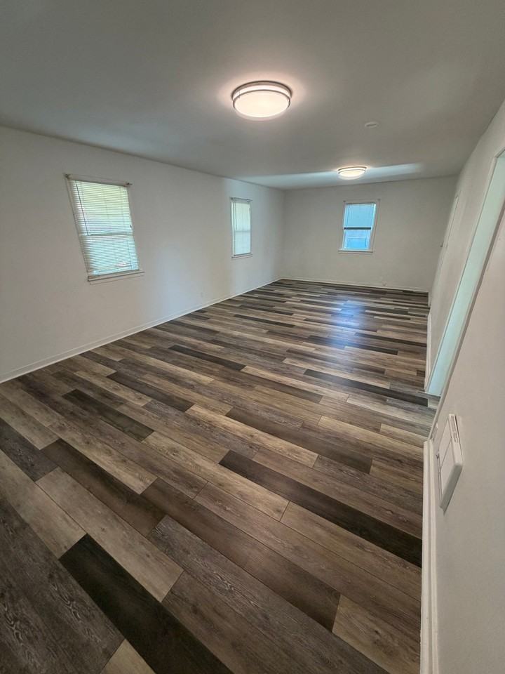 602 E 4th Ave - Photo 3 of 8