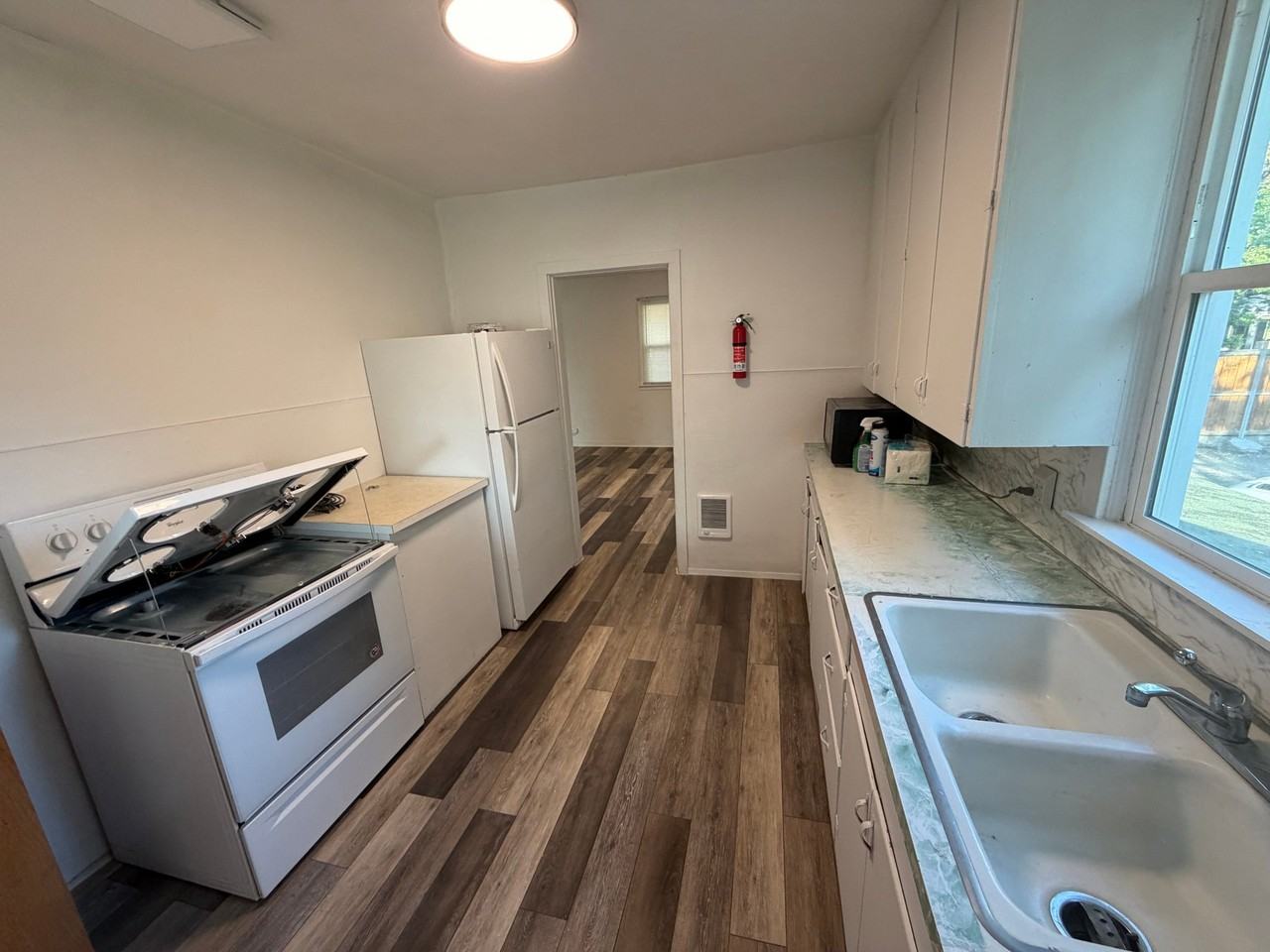 602 E 4th Ave - Photo 7 of 8