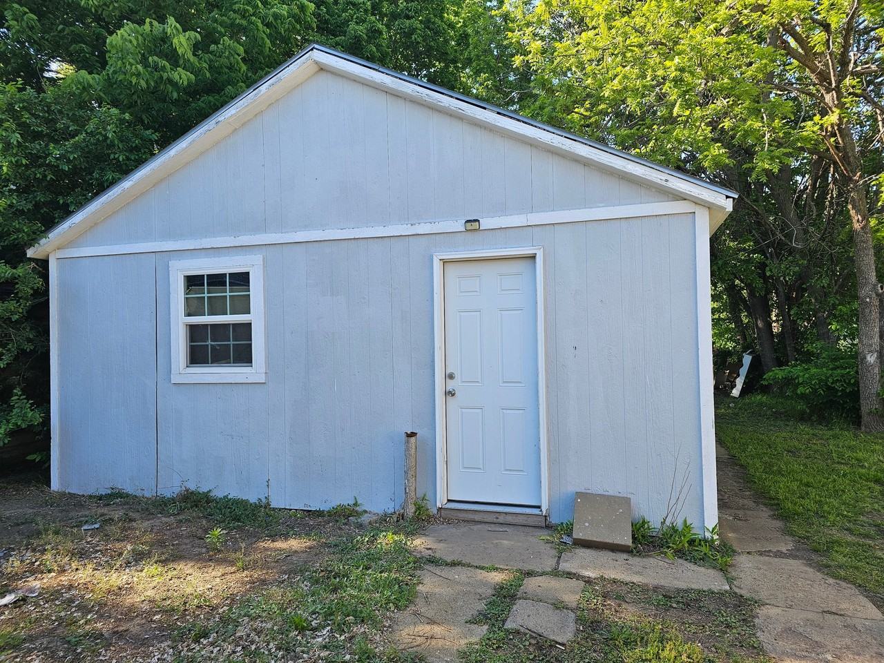 1110 Park St - Photo 6 of 6