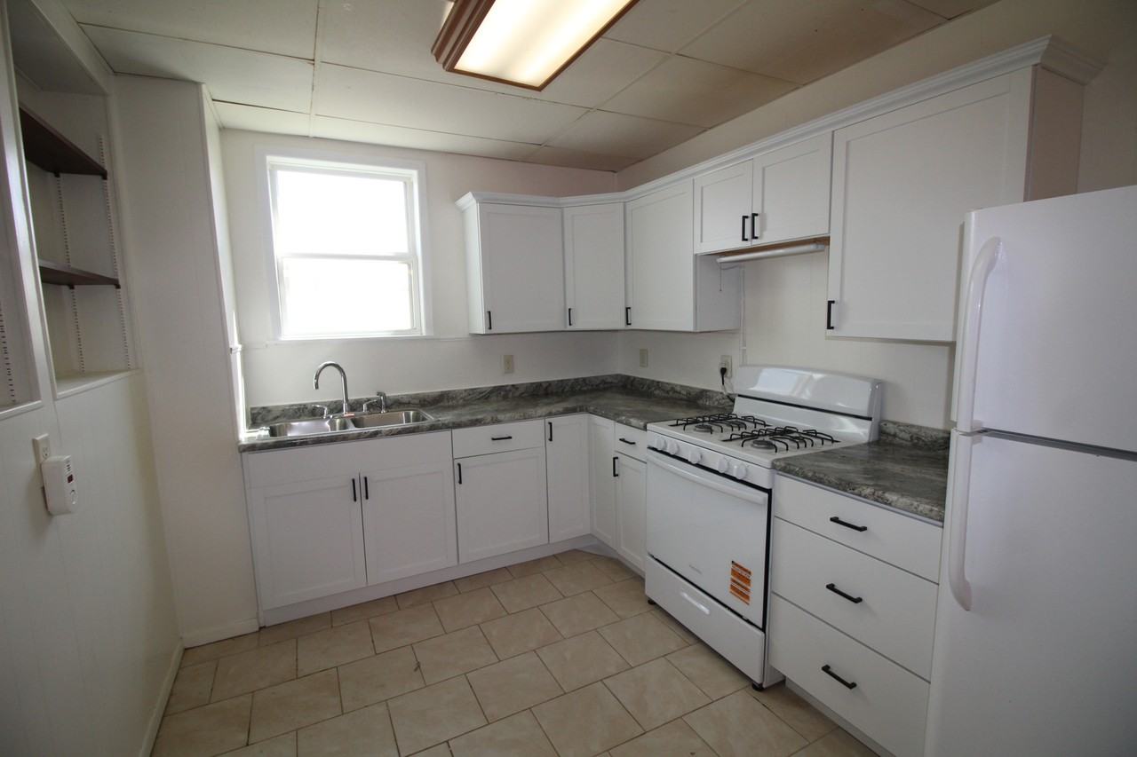 504 Wollan St #1 - Photo 2 of 11