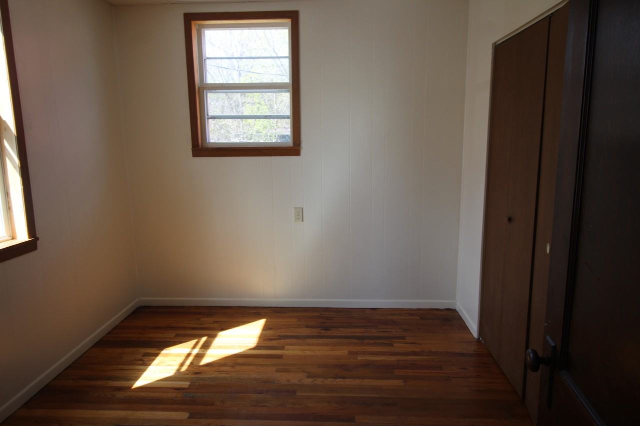 504 Wollan St #1 - Photo 4 of 11