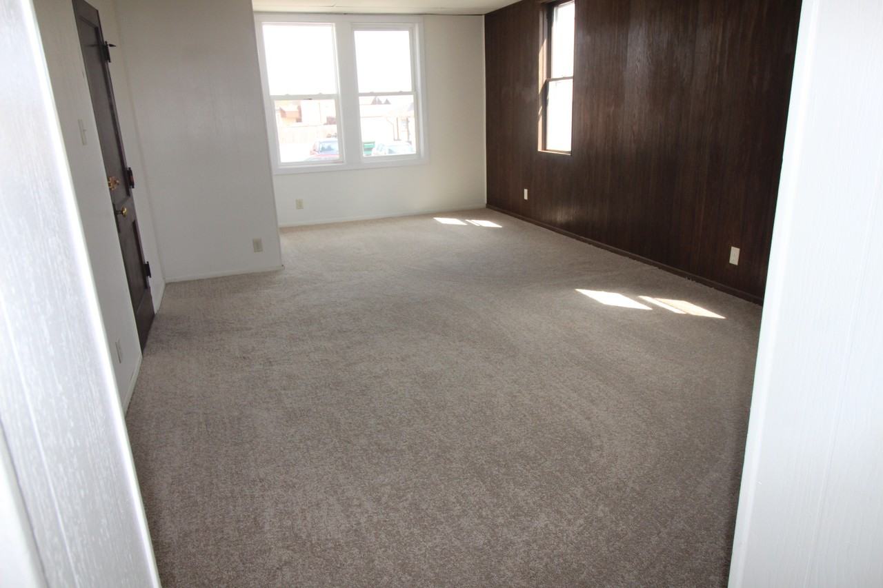 504 Wollan St #1 - Photo 5 of 11