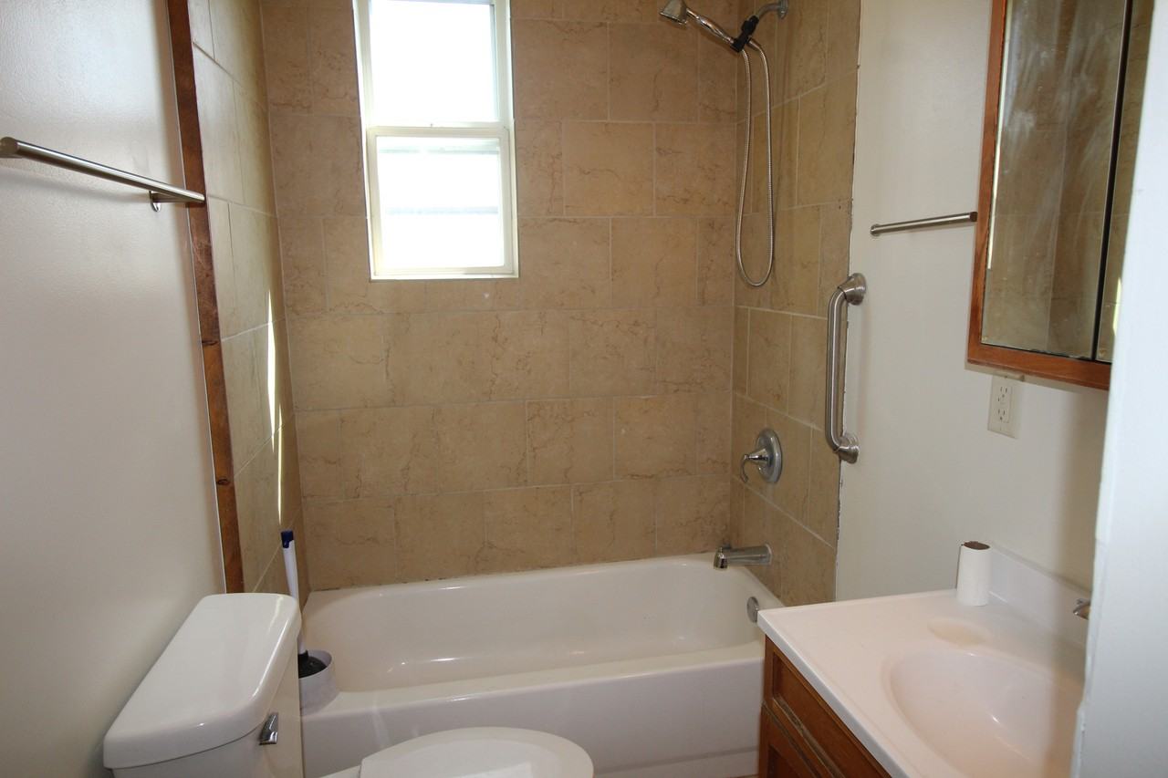 504 Wollan St #1 - Photo 6 of 11