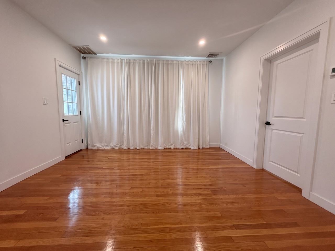 82 Albertina St #2 - Photo 5 of 37