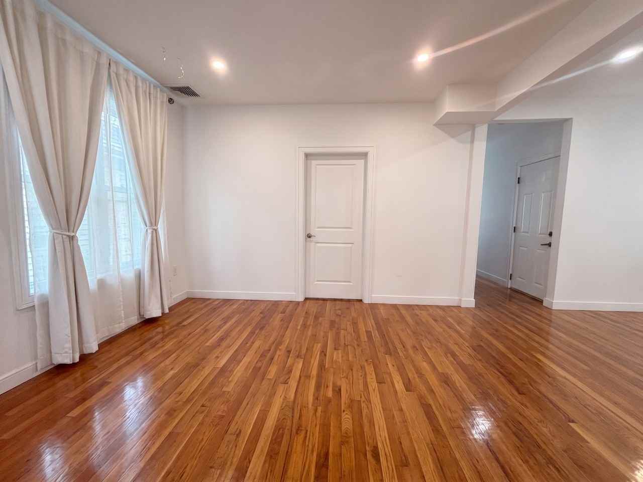 82 Albertina St #2 - Photo 6 of 37
