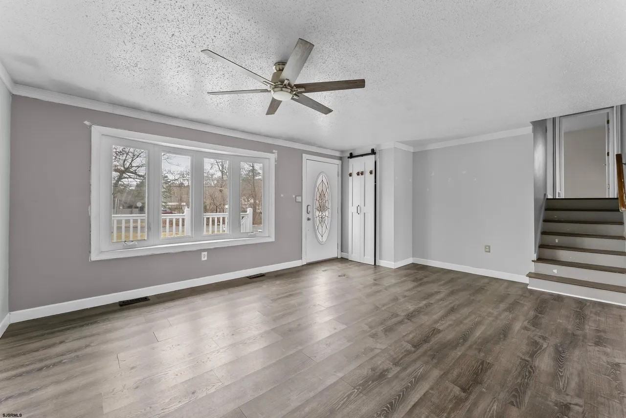 496 S Holly Ave #NA - Photo 3 of 25