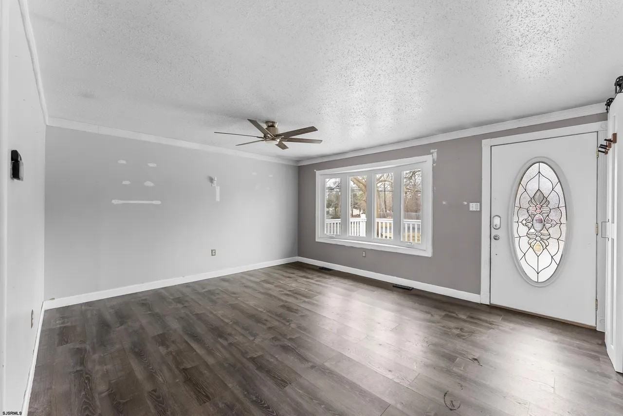 496 S Holly Ave #NA - Photo 5 of 25