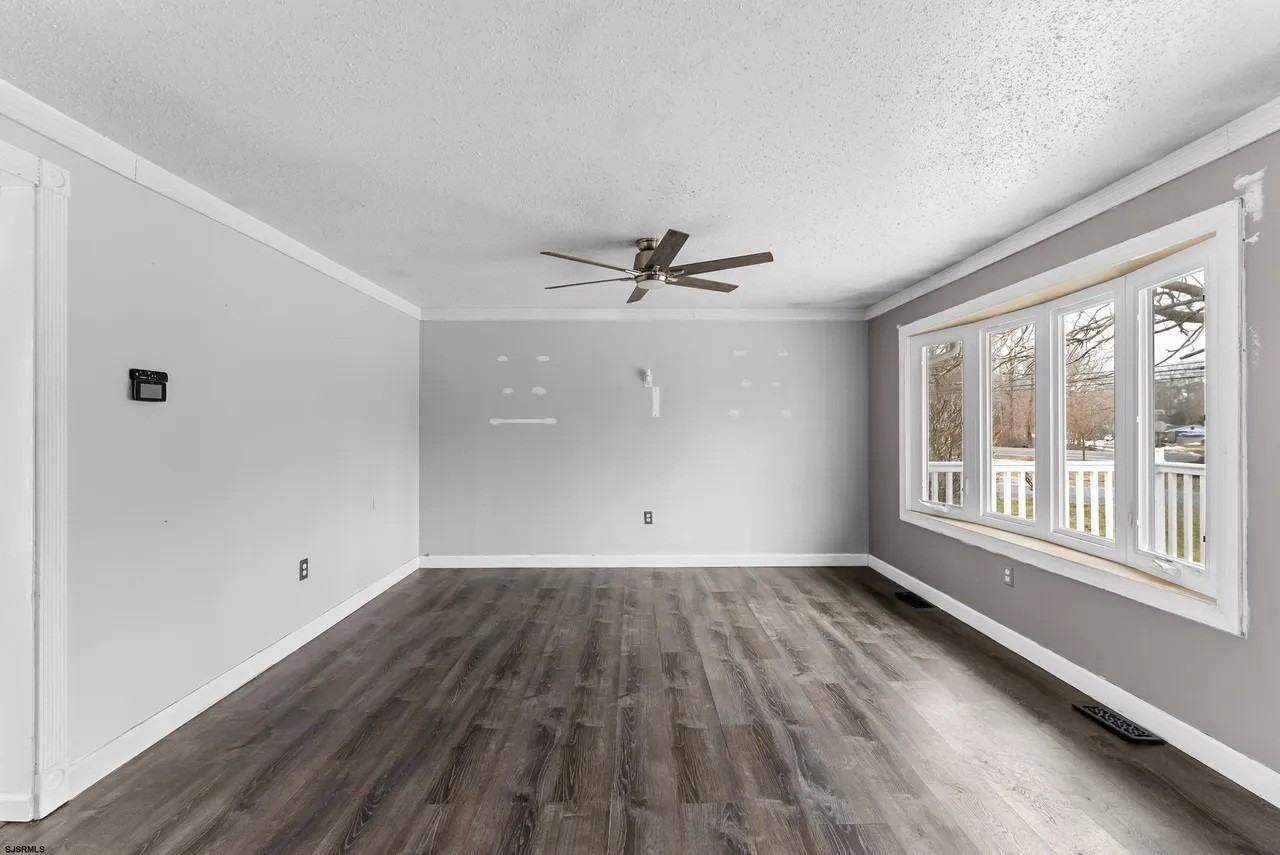 496 S Holly Ave #NA - Photo 6 of 25