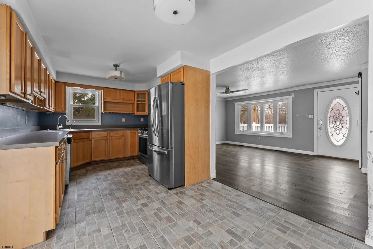 496 S Holly Ave #NA - Photo 7 of 25