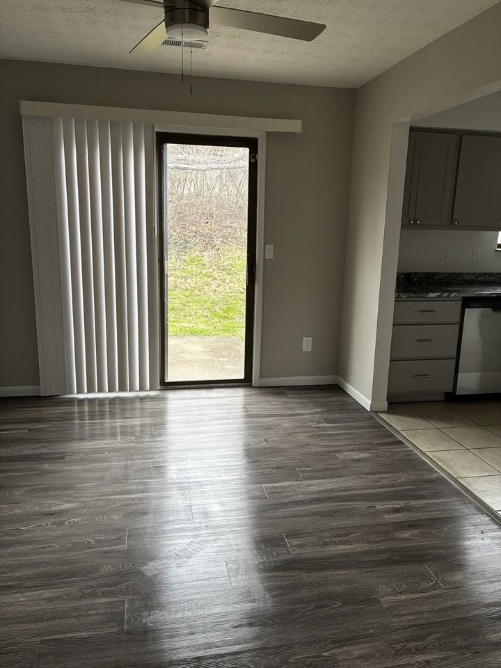 720 Ohio Pike #G - Photo 2 of 6