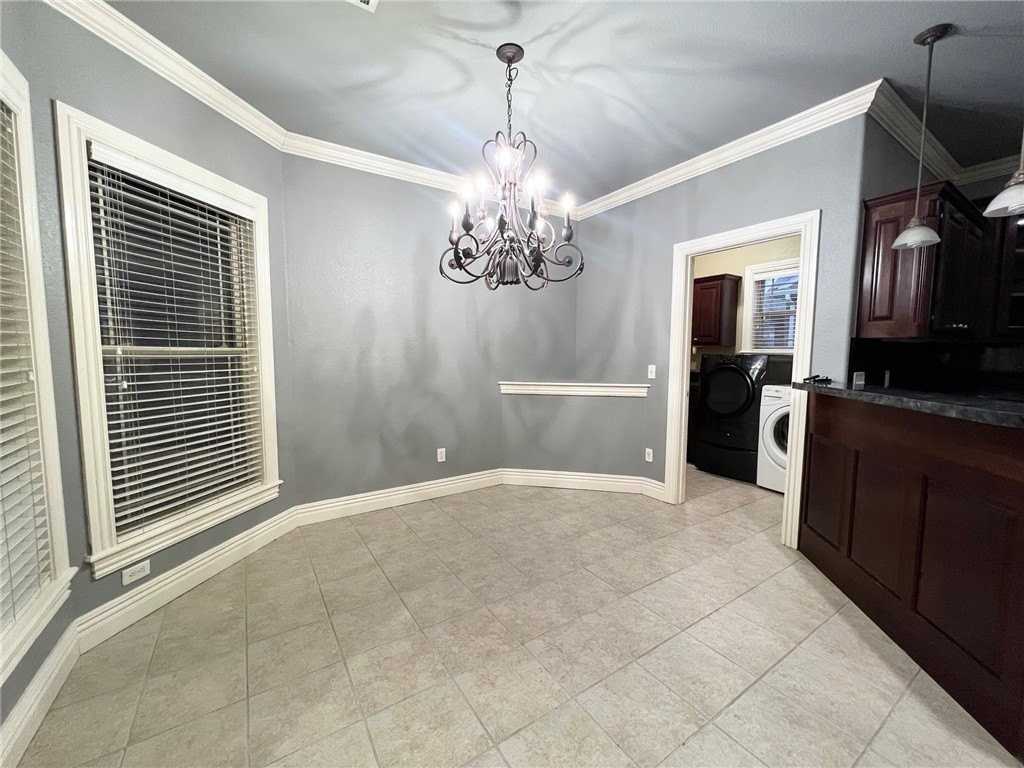 6517 Tall Oaks Loop N - Photo 5 of 15