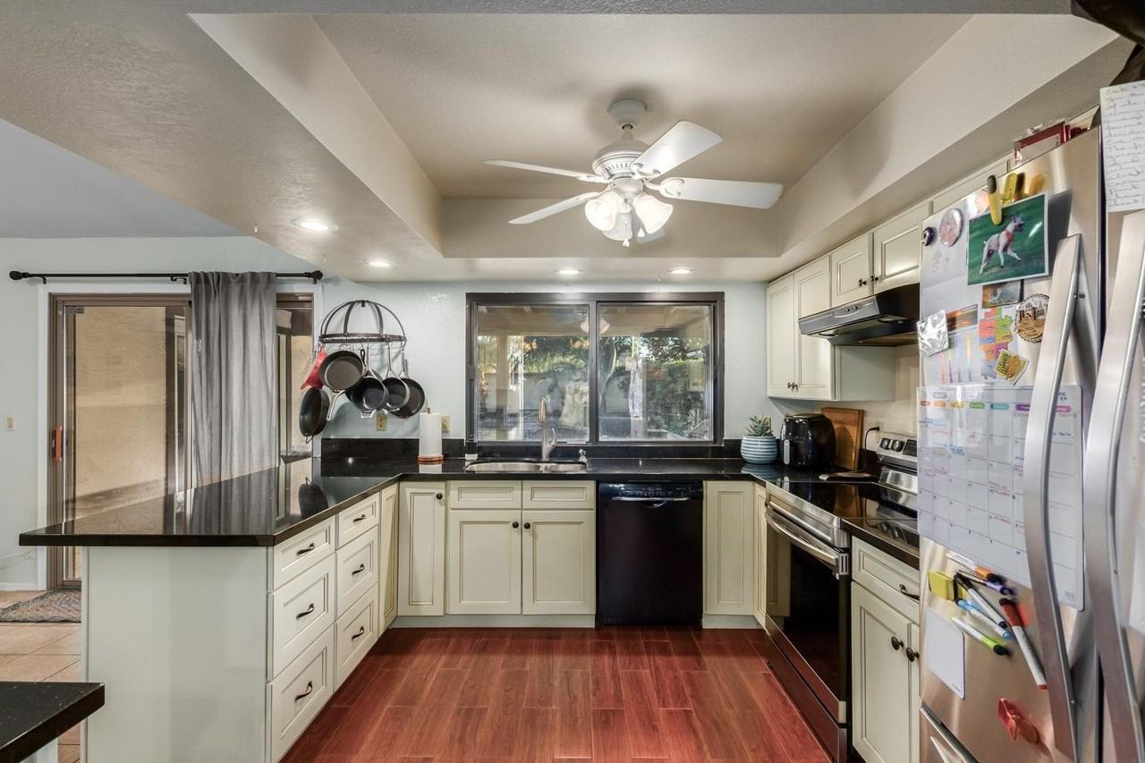 1540 N El Camino Dr - Photo 3 of 24
