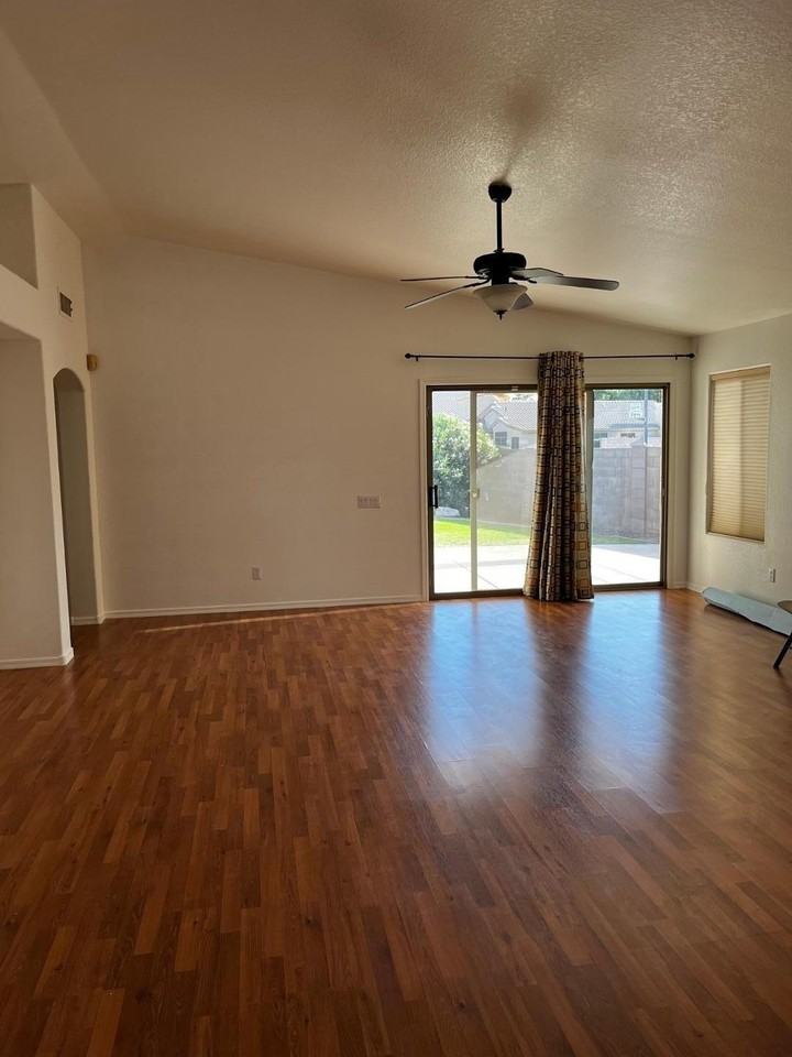 2429 E Patrick Ln - Photo 4 of 14