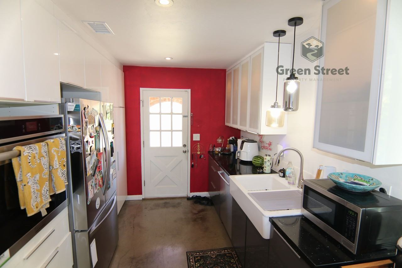 5525 Roanoke St #1 - Photo 6 of 26