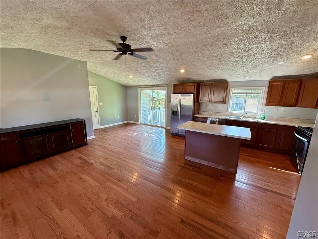114 Grandy Dr - Photo 4 of 15