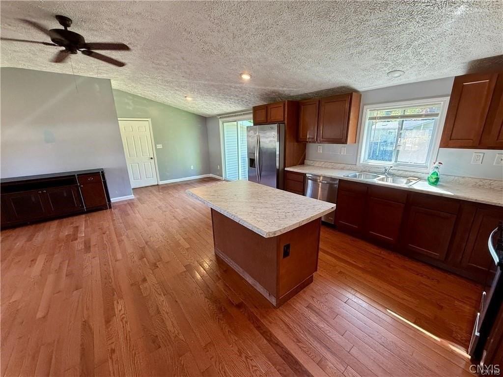 114 Grandy Dr - Photo 5 of 15