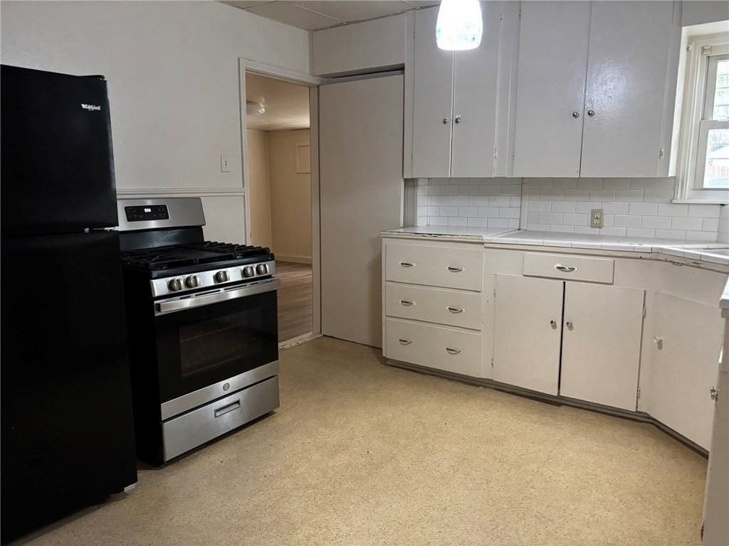 1241 Cambridge Dr - Photo 4 of 16
