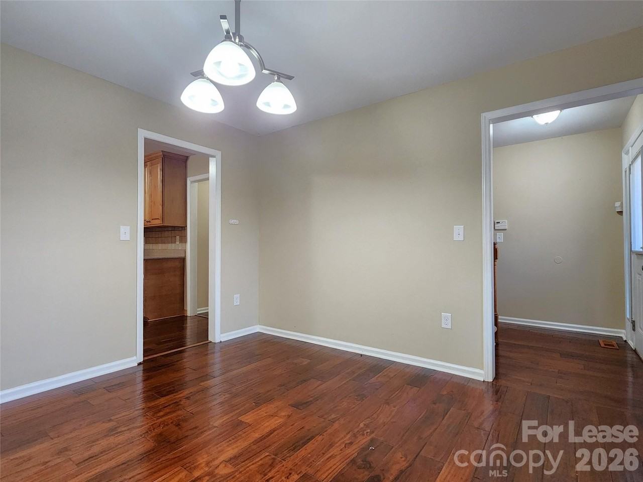 417 Wintergreen Ct - Photo 3 of 32