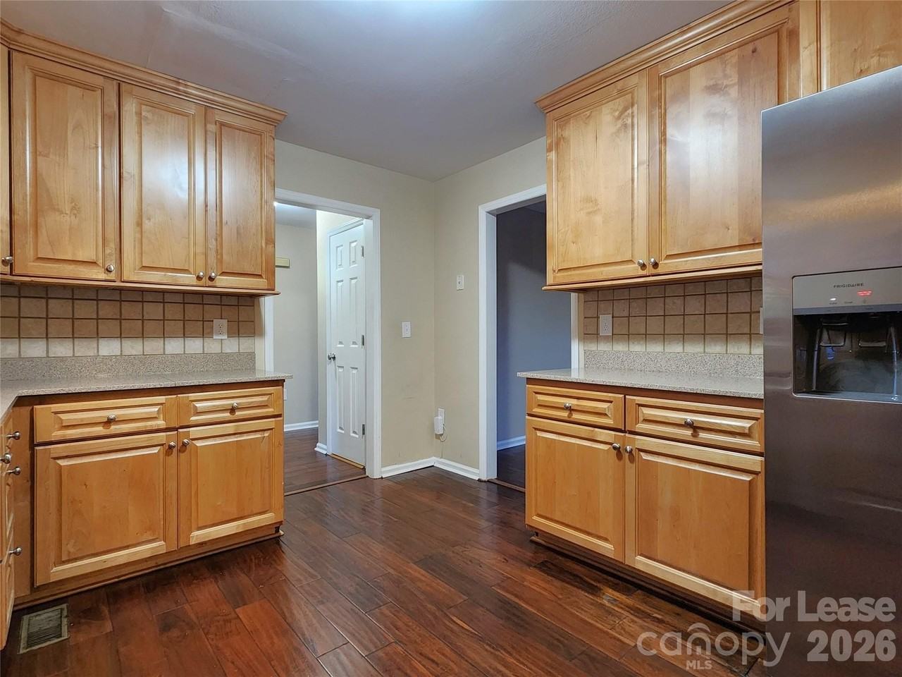 417 Wintergreen Ct - Photo 5 of 32