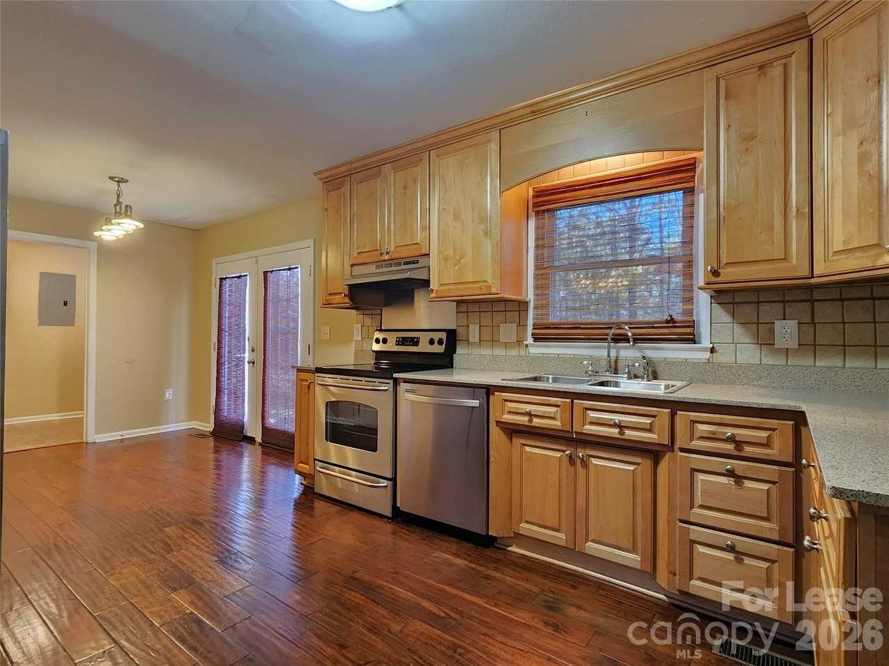 417 Wintergreen Ct - Photo 6 of 32