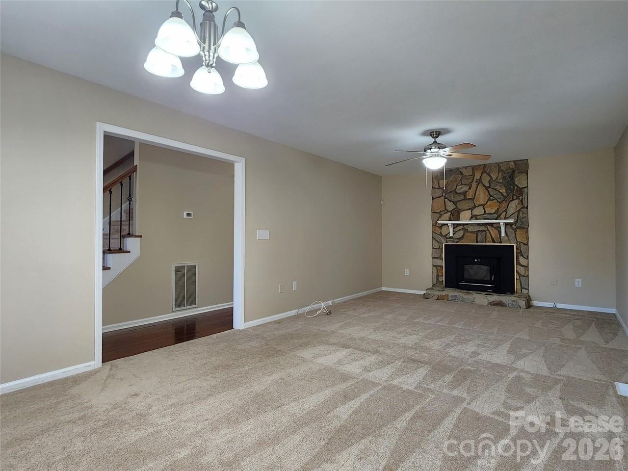 417 Wintergreen Ct - Photo 7 of 32