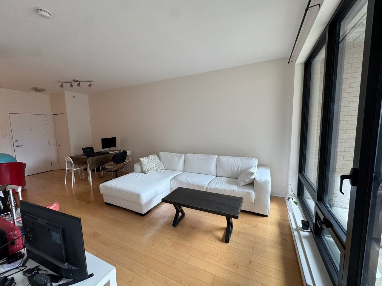 7361 Av Victoria - Photo 5 of 19