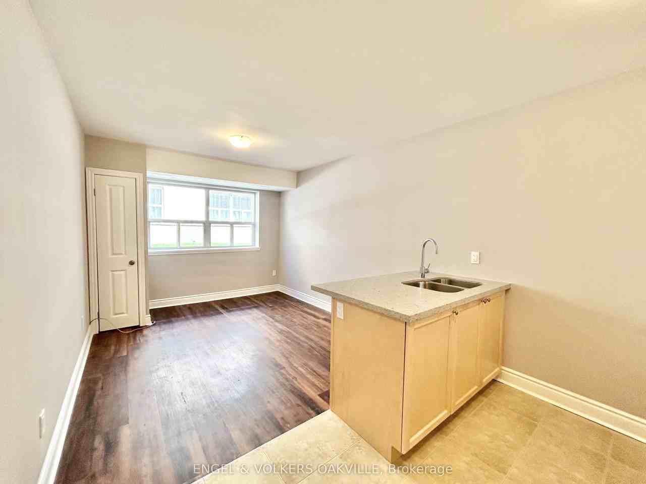 9 Thirty Third Street 106 - Photo 3 of 6