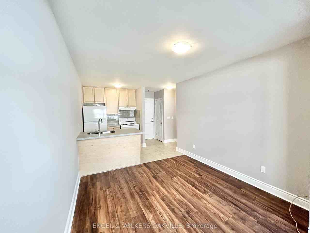 9 Thirty Third Street 106 - Photo 4 of 6