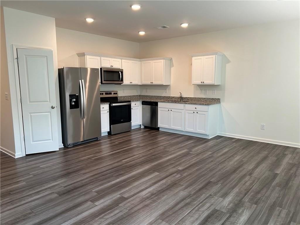 319 Penn Station Way - Photo 3 of 9