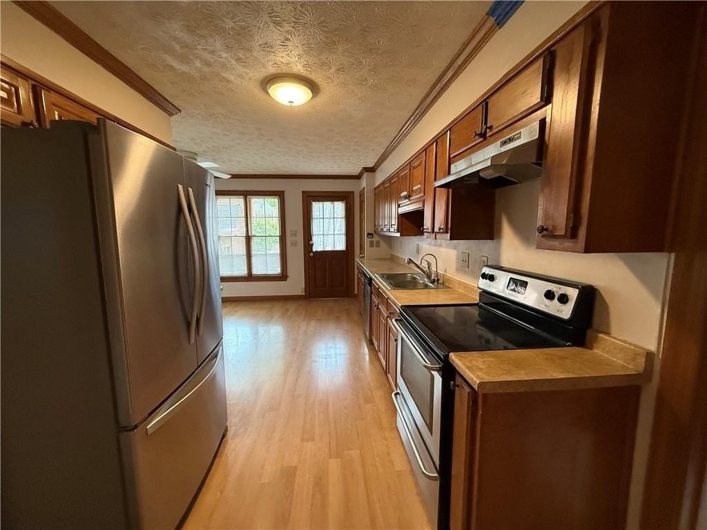 3209 Henderson Walk - Photo 2 of 40