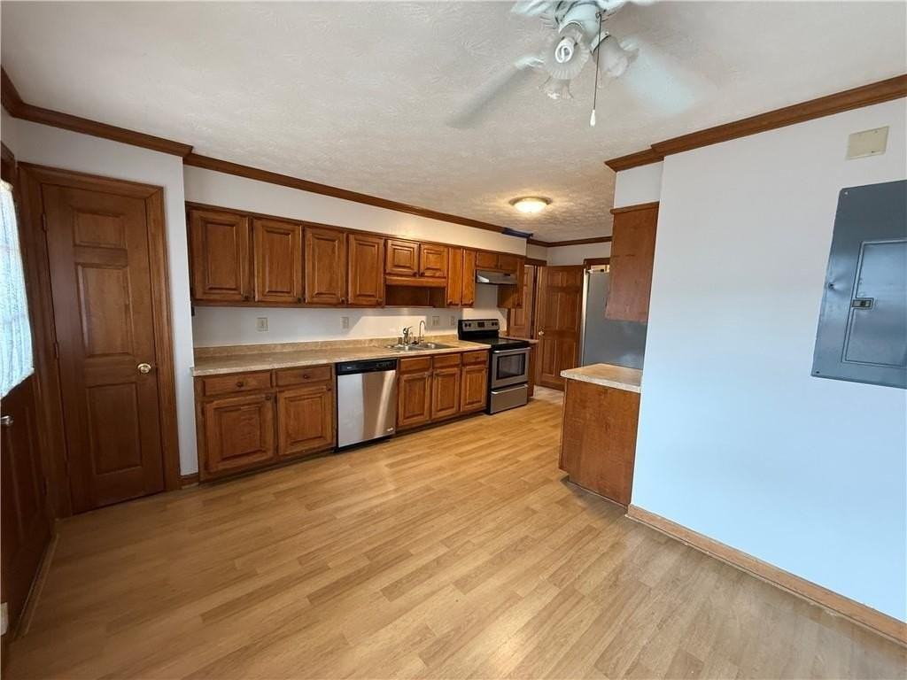 3209 Henderson Walk - Photo 3 of 40