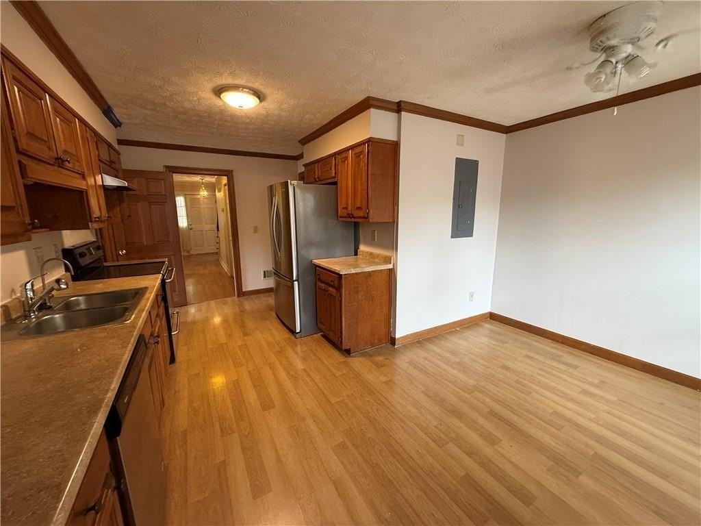 3209 Henderson Walk - Photo 4 of 40