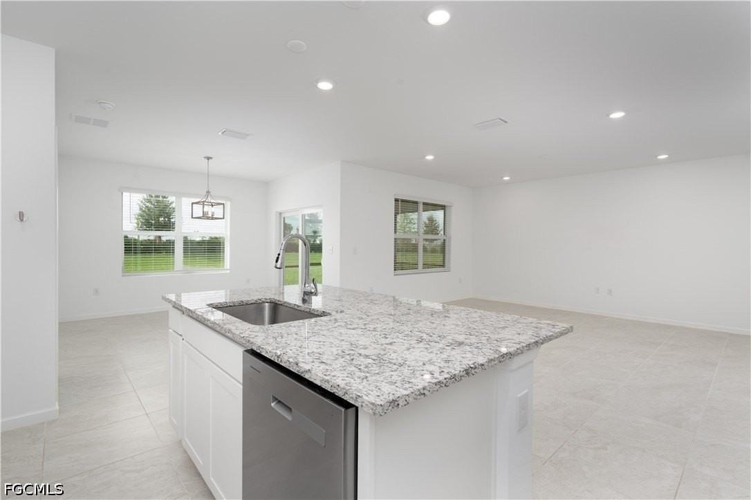 42380 Cascade Dr - Photo 3 of 33