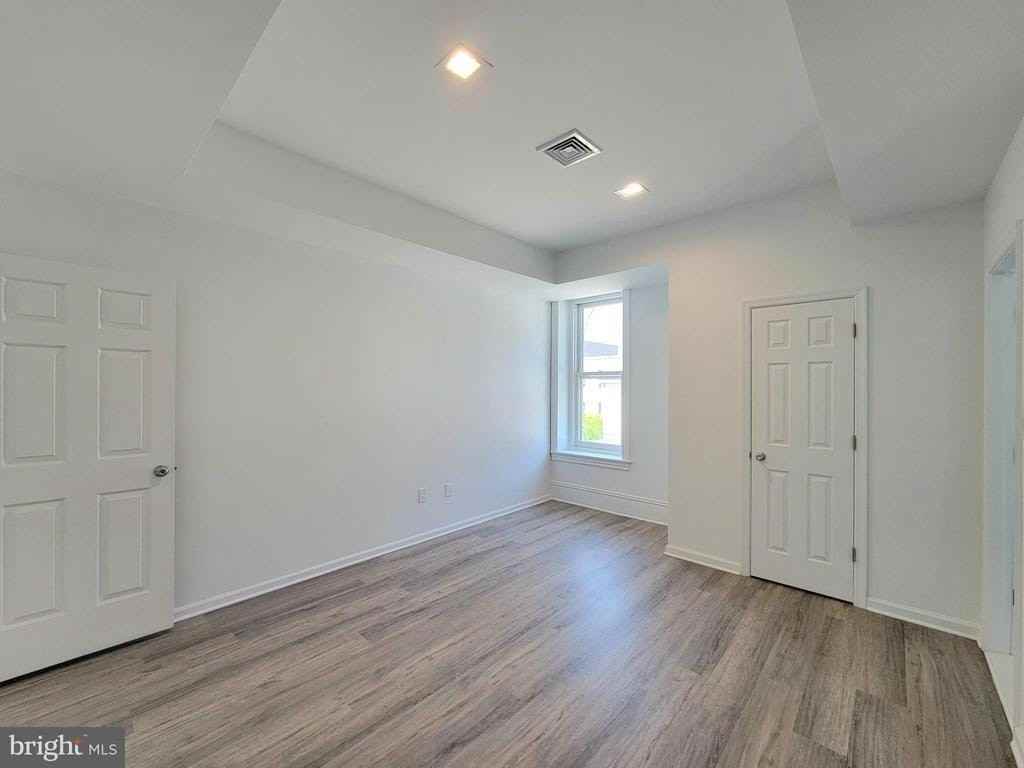 106 S State St #2N - Photo 5 of 9