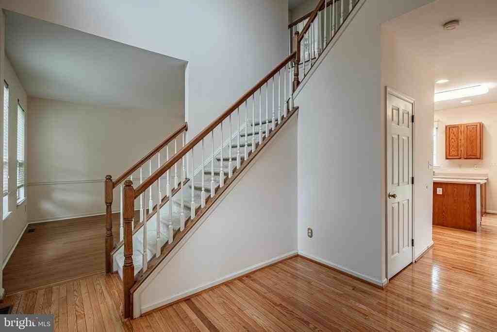 129 Spur Ln - Photo 4 of 31