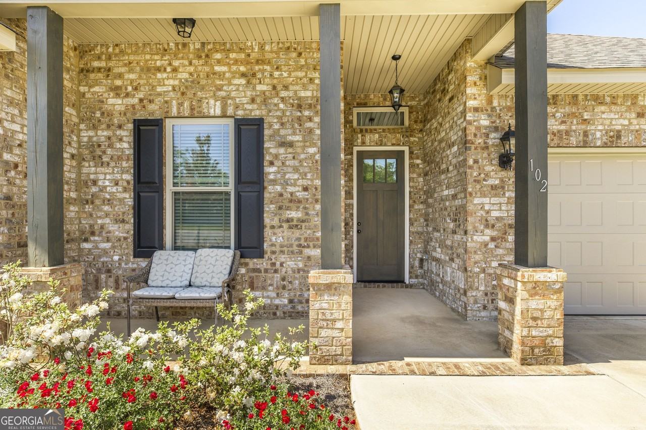 102 Copper John Ct - Photo 2 of 32