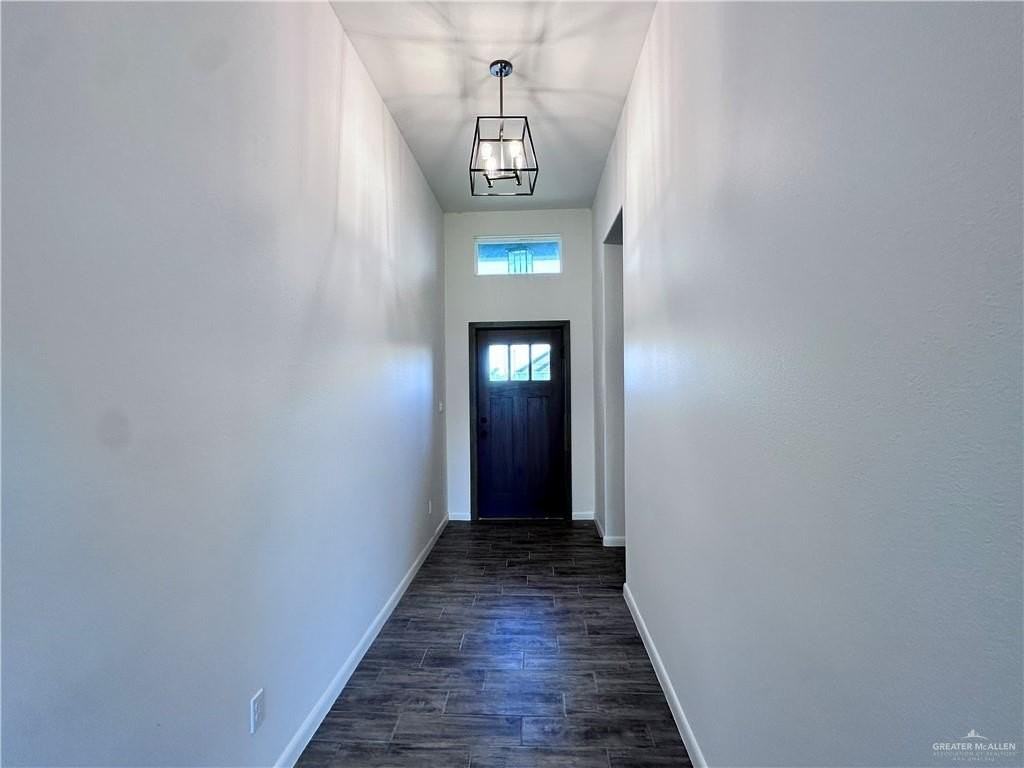 1100 Azalea St - Photo 6 of 24