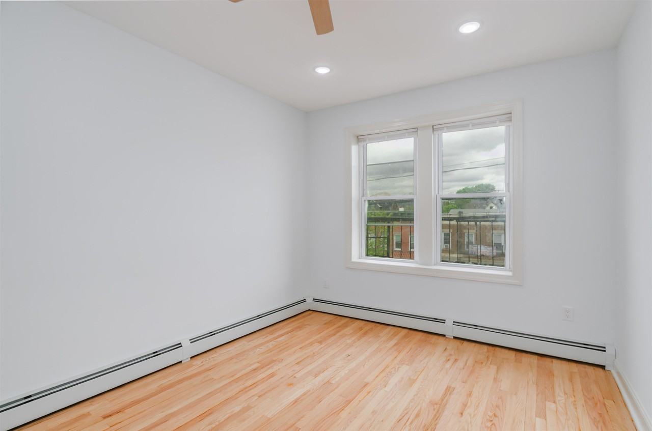 1058 Avenue C #5 - Photo 6 of 8
