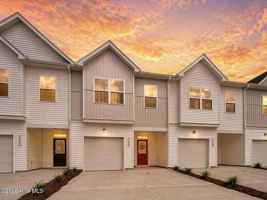 featured image of 7122 Fisk Dr Ne #93