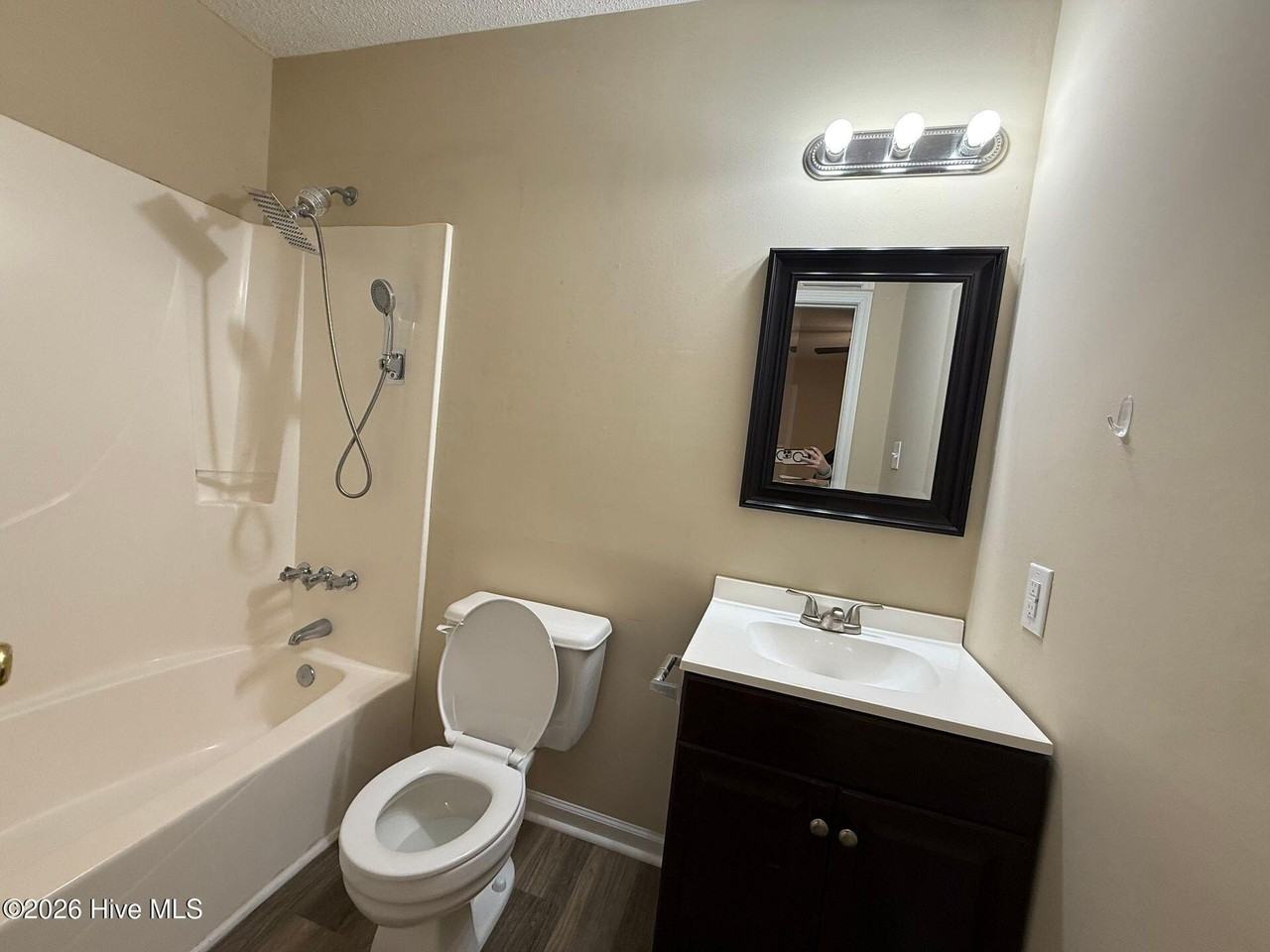 315 W Frances St - Photo 5 of 7