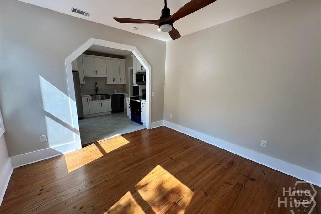 221 W Duffy St #A1 - Photo 2 of 13