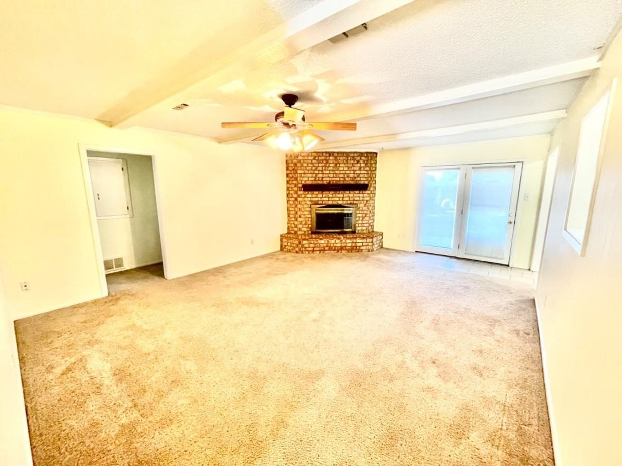 4607 64th St - Photo 5 of 15