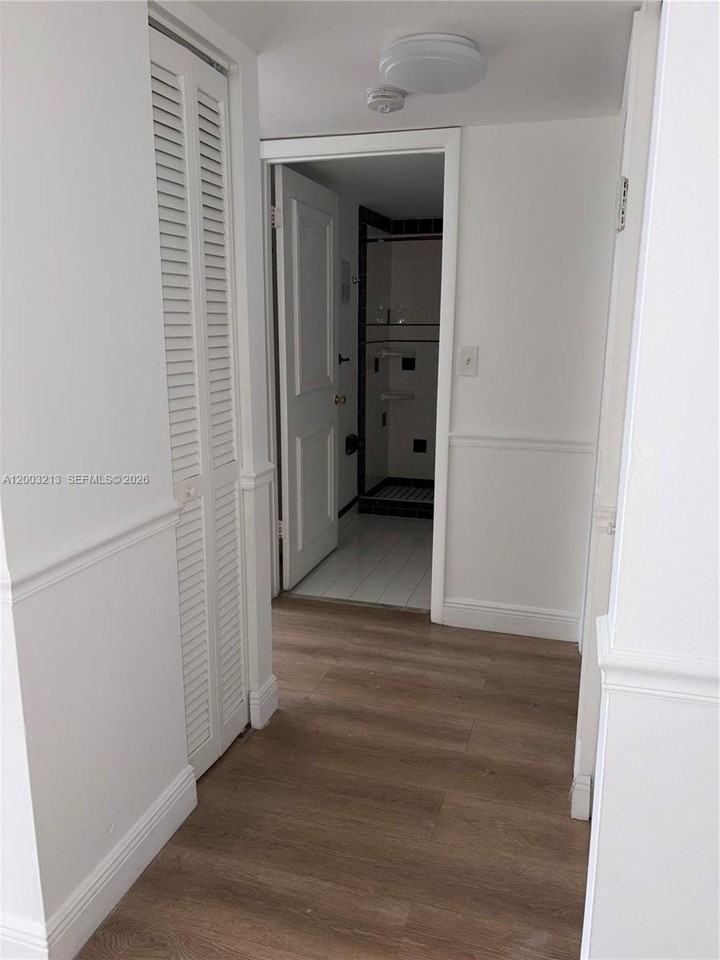 401 Nw 72nd Ave #209D - Photo 5 of 10