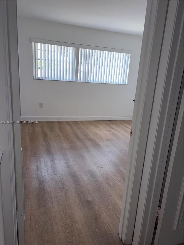 401 Nw 72nd Ave #209D - Photo 7 of 10