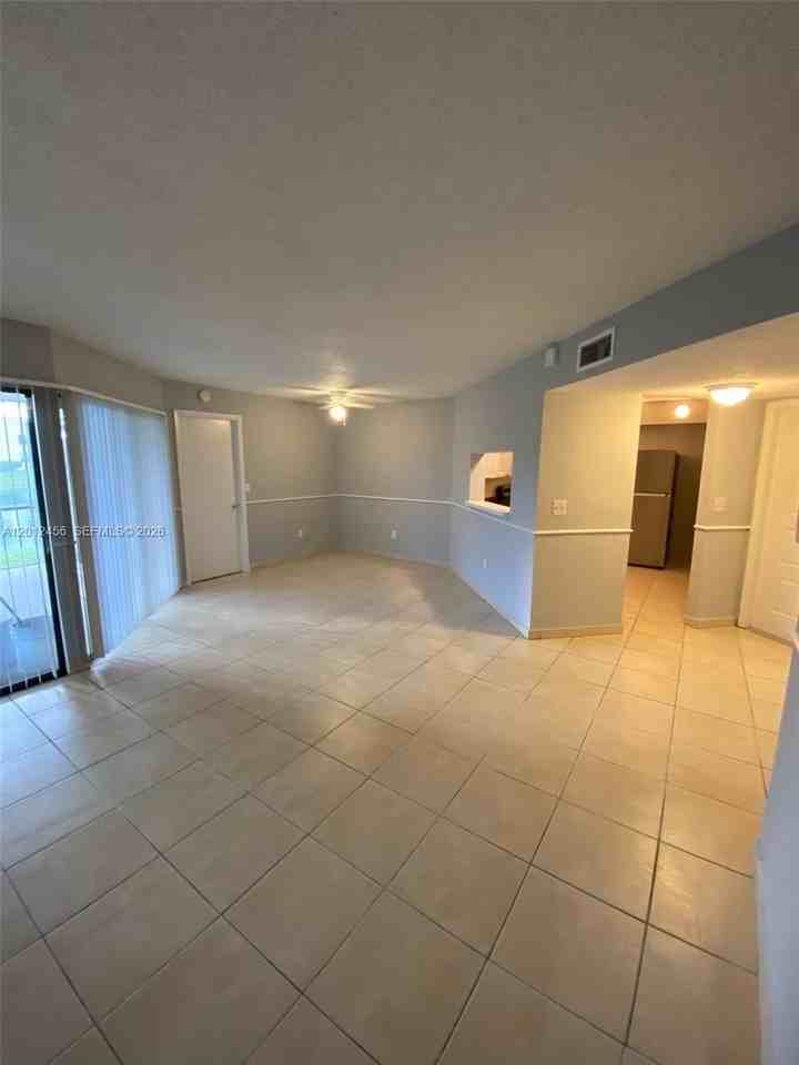 1042 Adams Ave #1042B - Photo 4 of 19